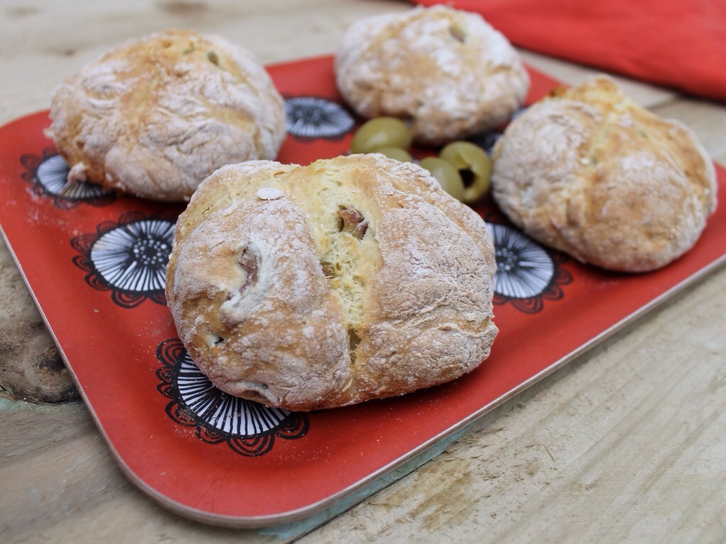 Quick & Easy Olive Soda Bread Rolls Munchies and Munchkins